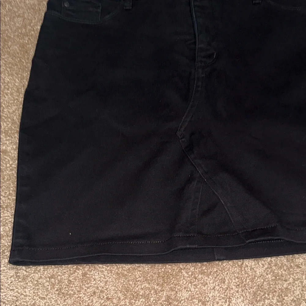 NYDJ Black Denim Mini Skirt Stretch- size 16. B13